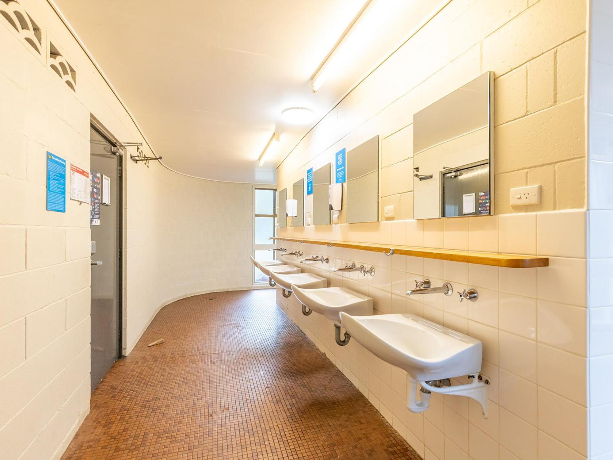 Nrma Bairnsdale Riverside Holiday Park Экстерьер фото