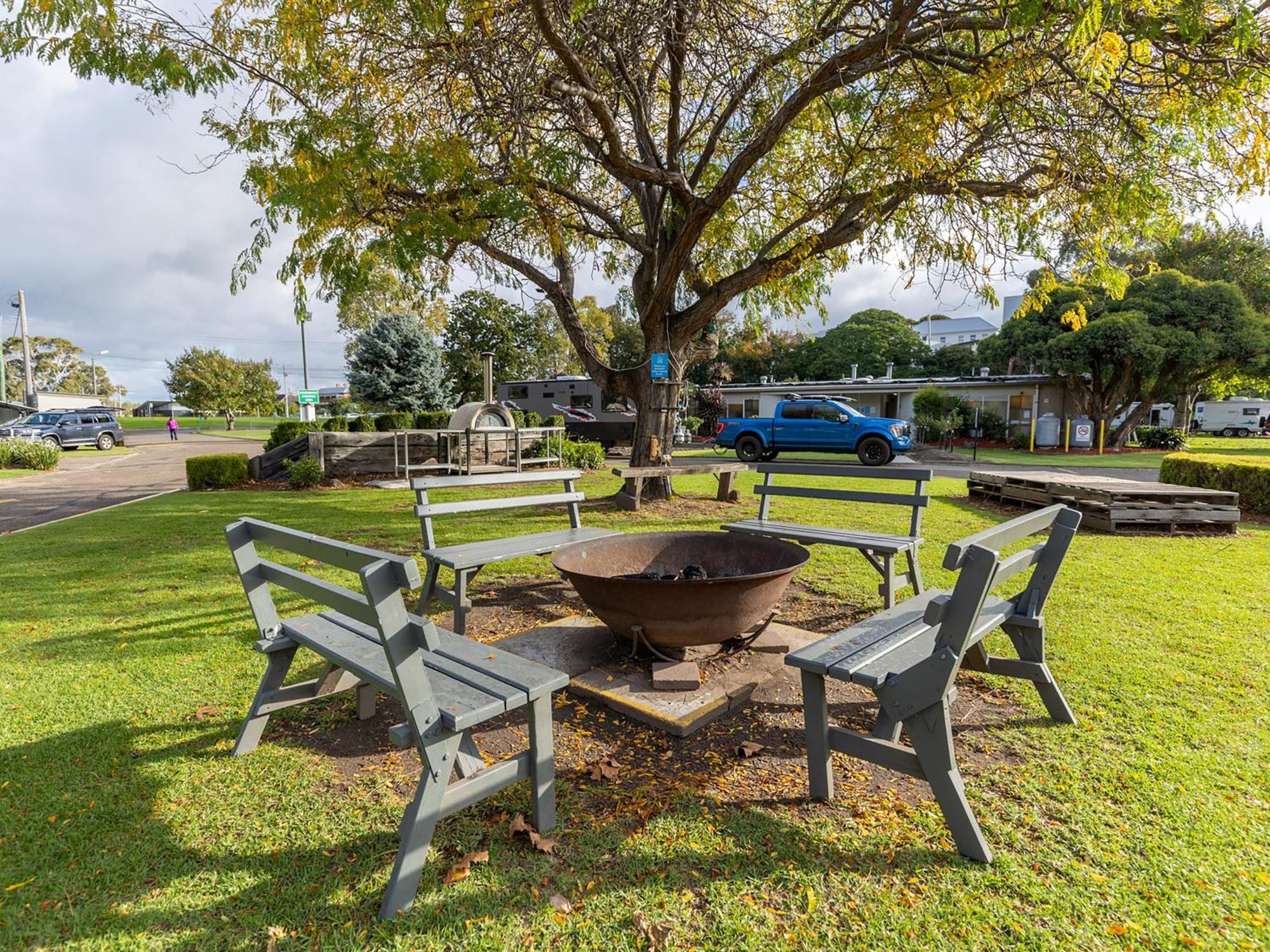 Nrma Bairnsdale Riverside Holiday Park Экстерьер фото