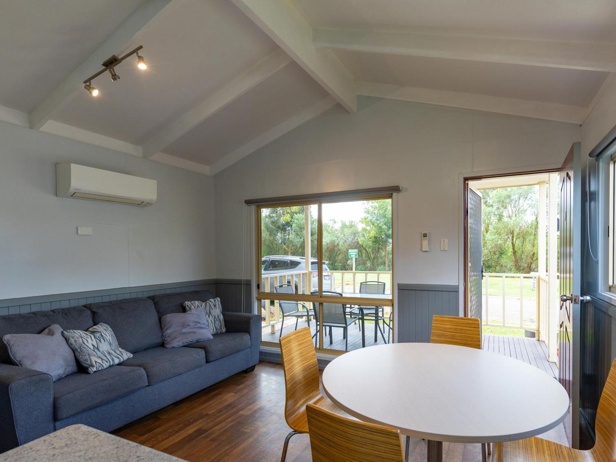 Nrma Bairnsdale Riverside Holiday Park Номер фото