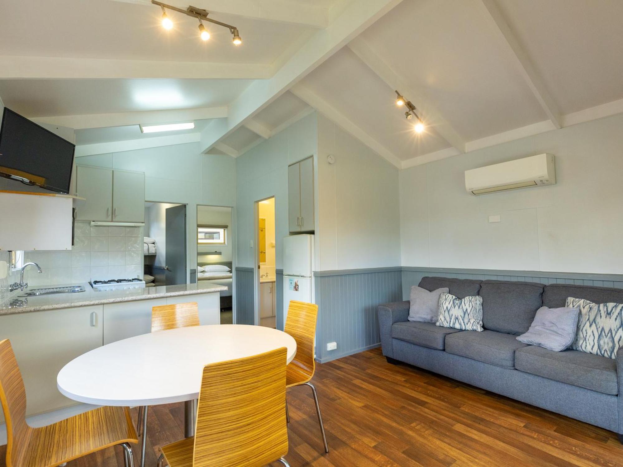 Nrma Bairnsdale Riverside Holiday Park Номер фото