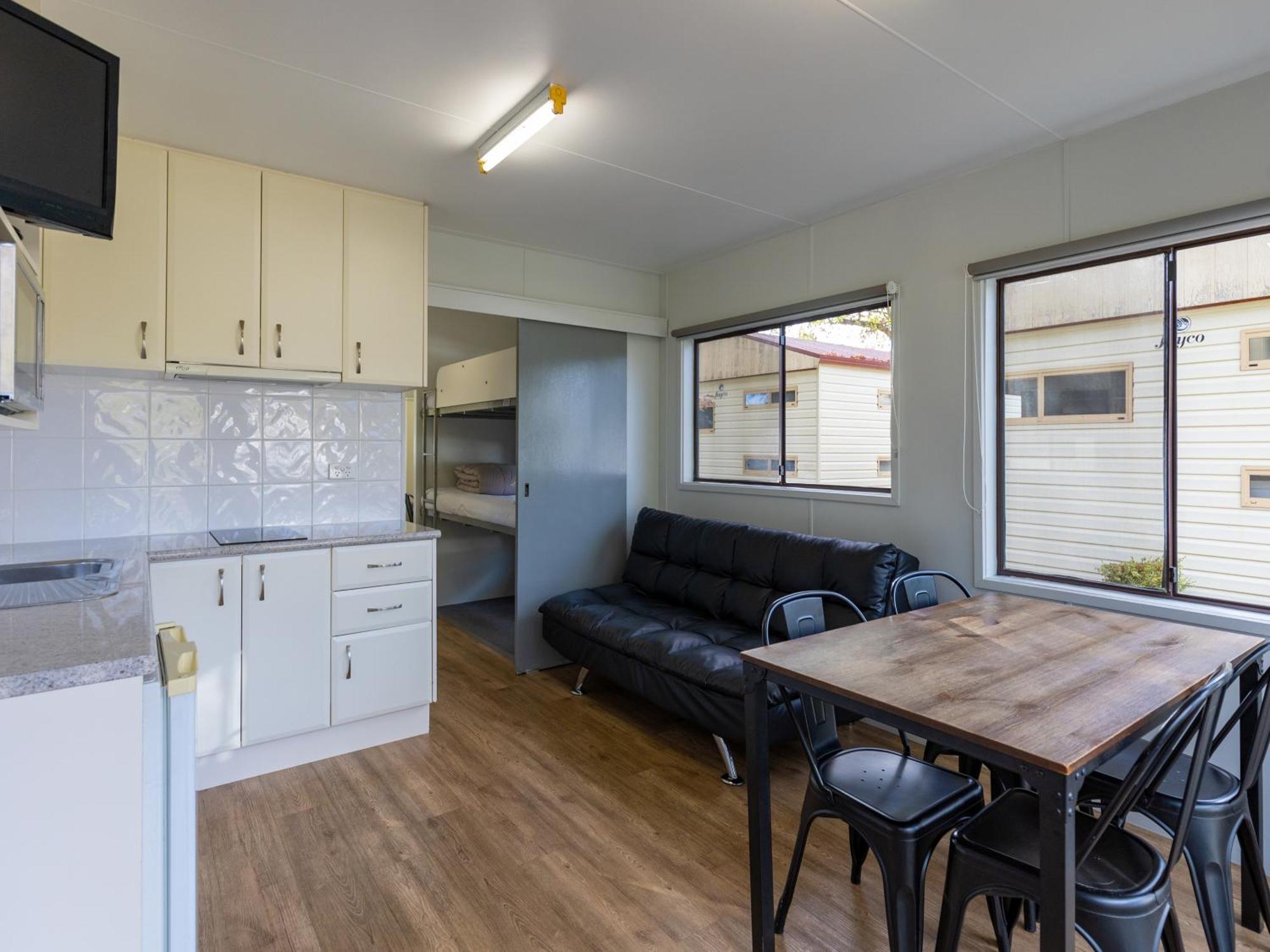Nrma Bairnsdale Riverside Holiday Park Номер фото