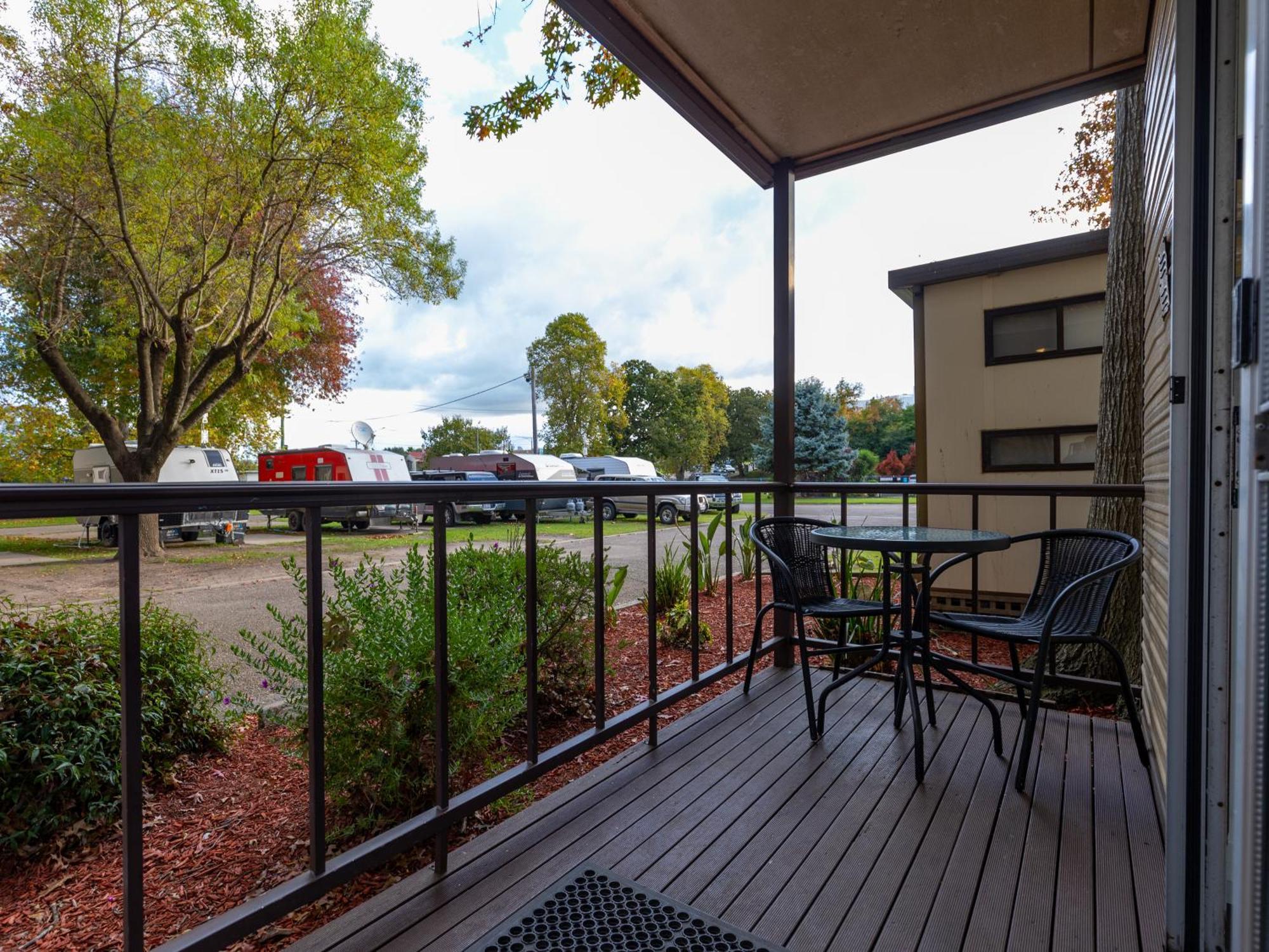 Nrma Bairnsdale Riverside Holiday Park Номер фото
