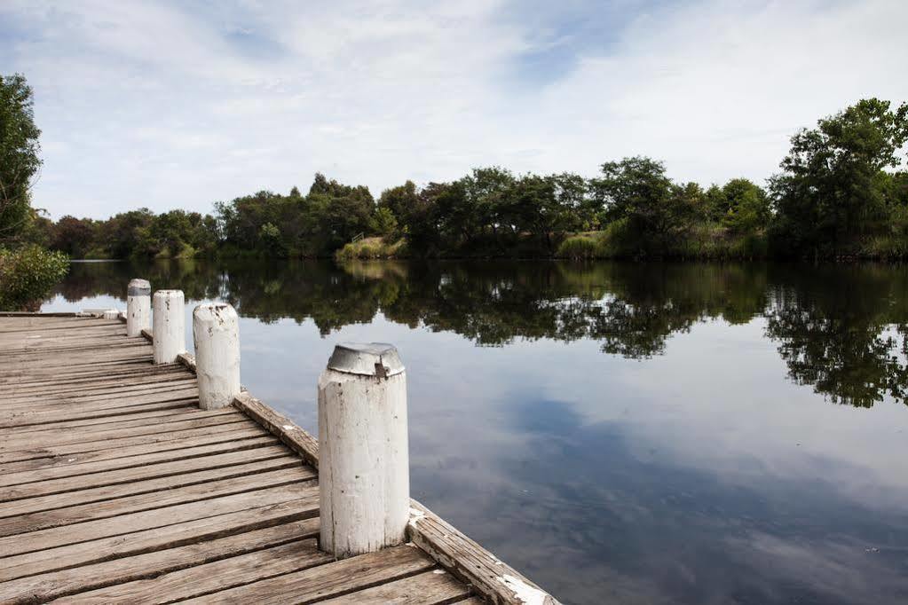 Nrma Bairnsdale Riverside Holiday Park Экстерьер фото